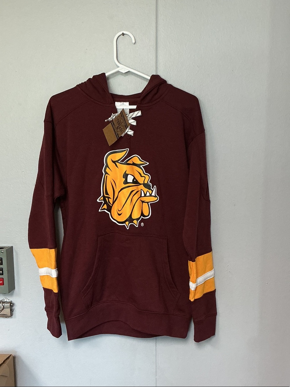 Rivalry Threads Men’s Duluth Bulldogs Hockey Hoodie